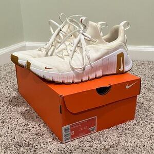 Nike Women’s Metcon 6 - Sail/Monarch White - Size 8